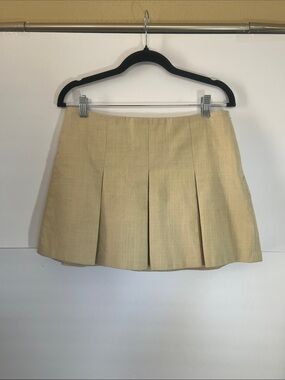 Astr Women's Size Medium, Pleated Skirt in Light Beige